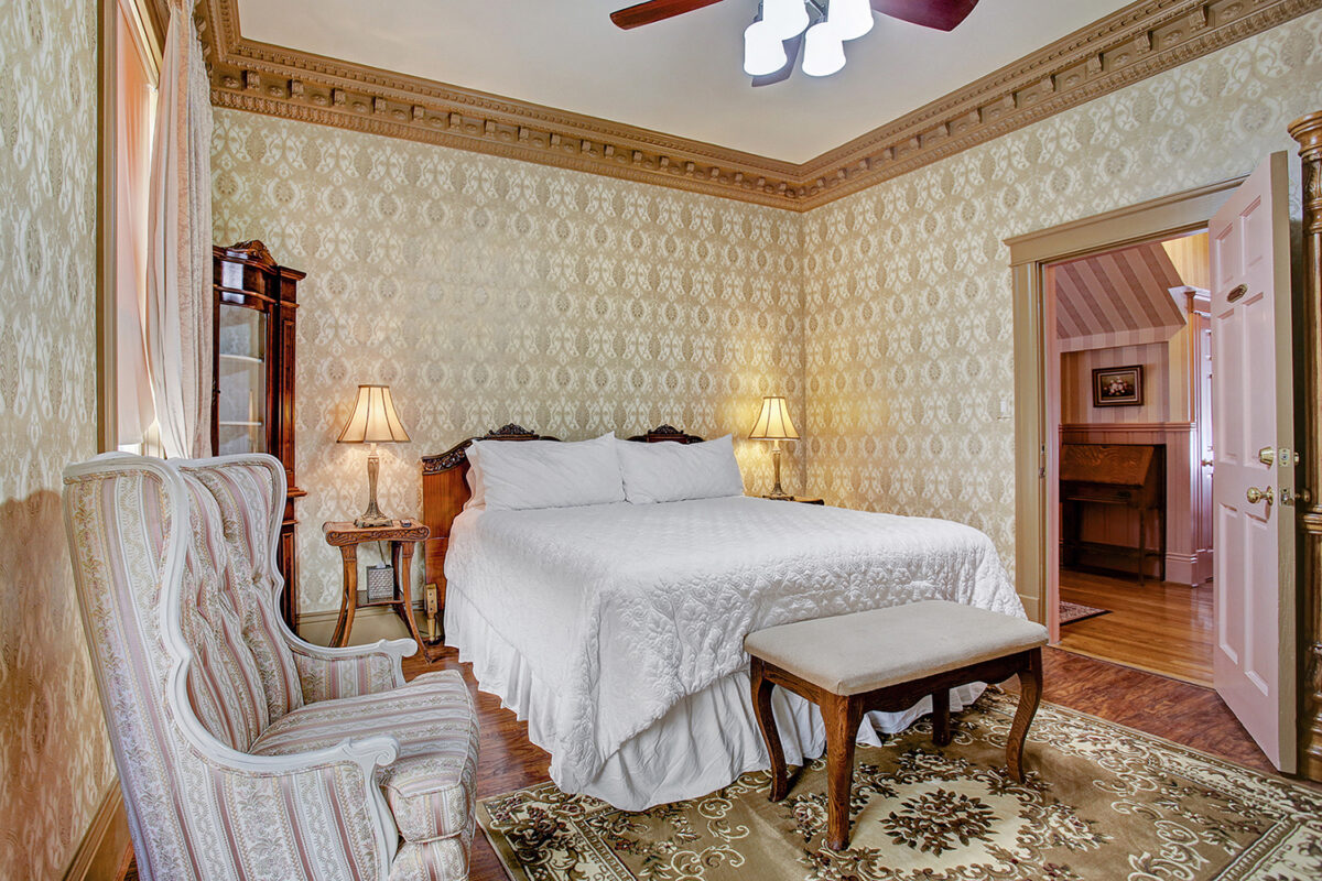 King Bedroom with Large Bathroom